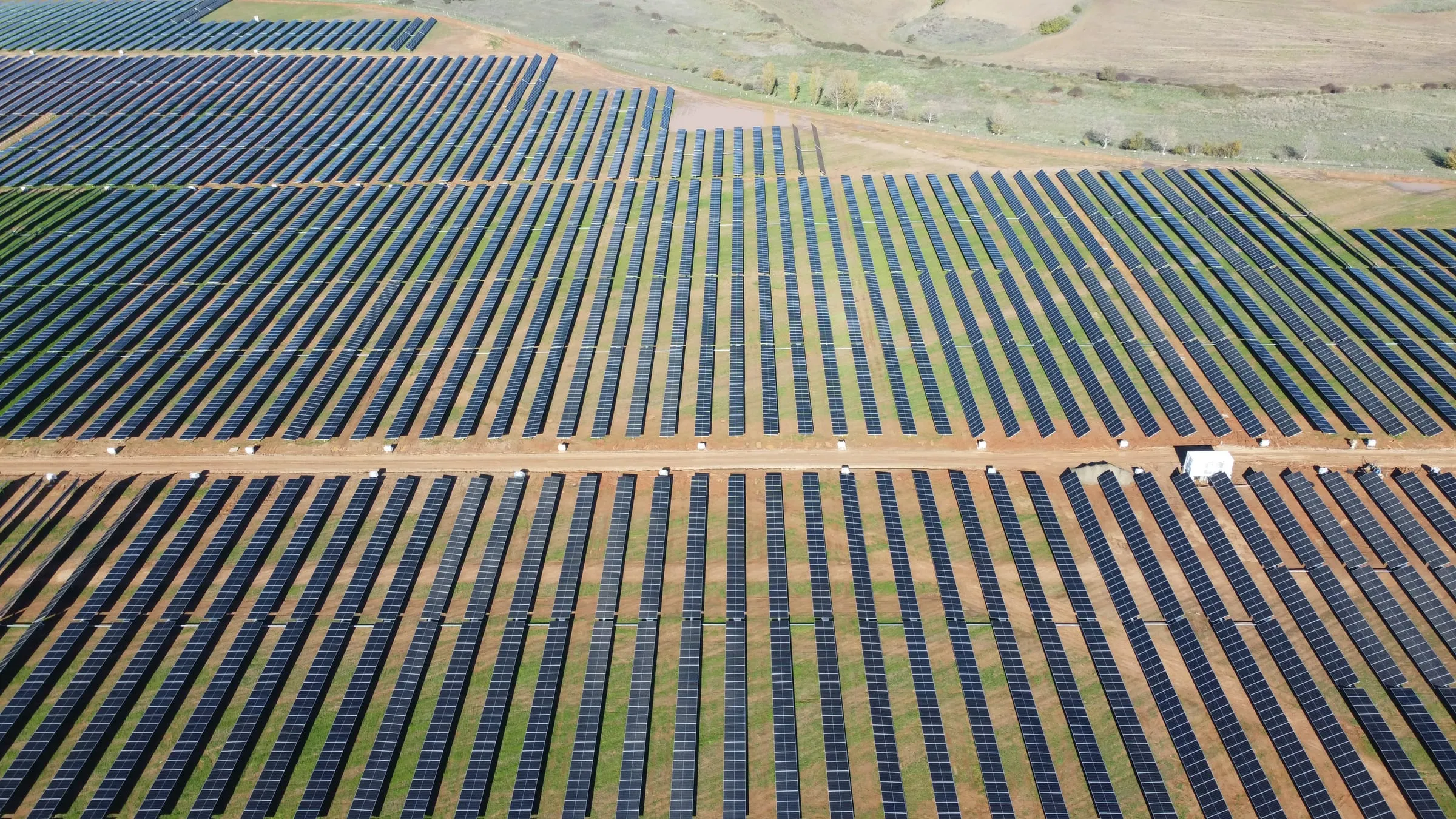 Aerial view of the Toscano solar PV plant (Zamora, Spain)
